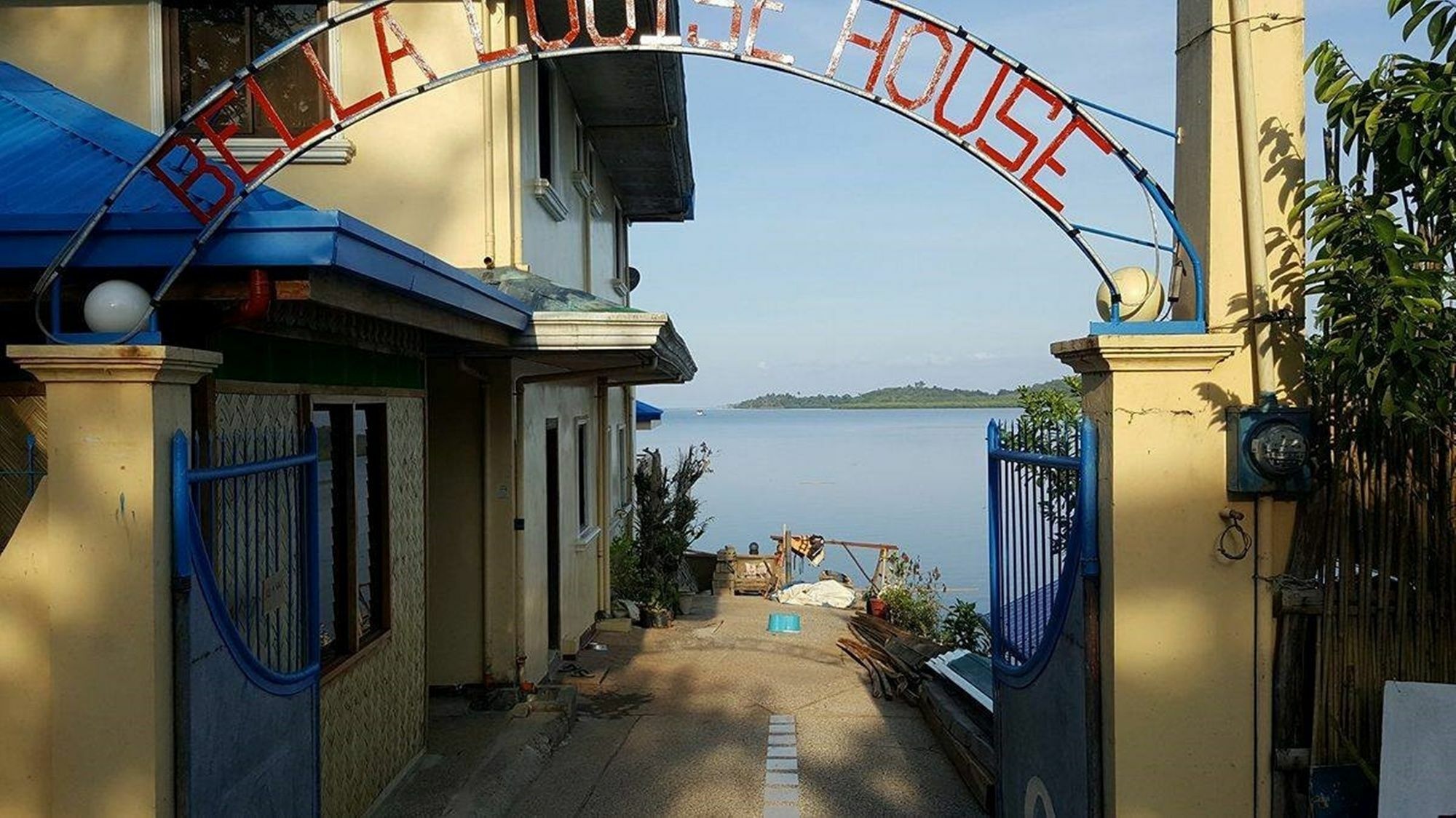 בוסואנגה Bella Louise Lodging House Bar And Resto מראה חיצוני תמונה